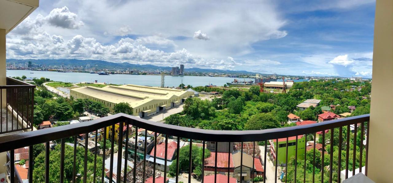 Condo W/ Balcony Near Mactan International Airport Lapu-Lapu City Exterior photo
